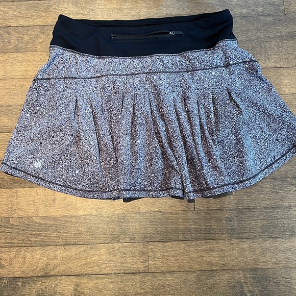 ✨HP✨ 2 pairs! Perfect condition LULULEMON Circuit Breaker skorts. 6, tall. OBO! - Picture 6 of 16